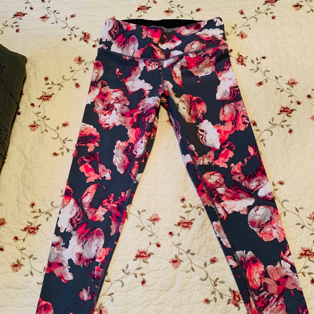 Victoria’s Secret sport leggings
